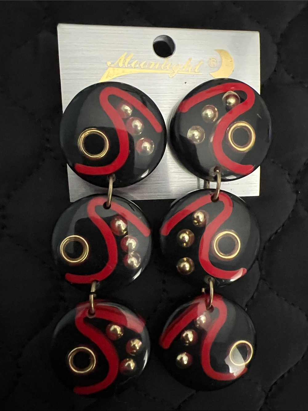 Black & Red Dangle Earrings 80s-90s style